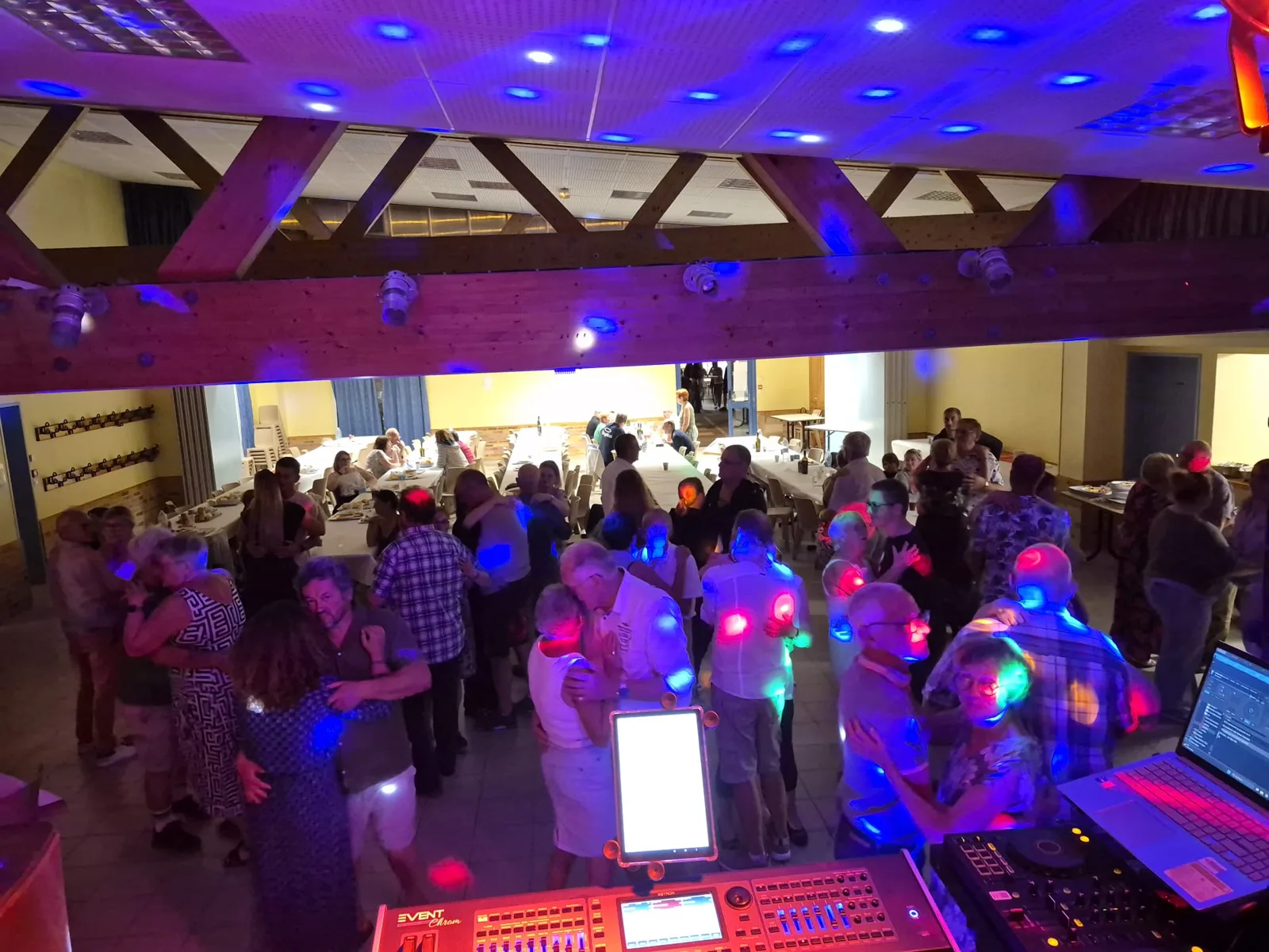 Soirée animée par Isabelle Rogez avec jeux de lumières